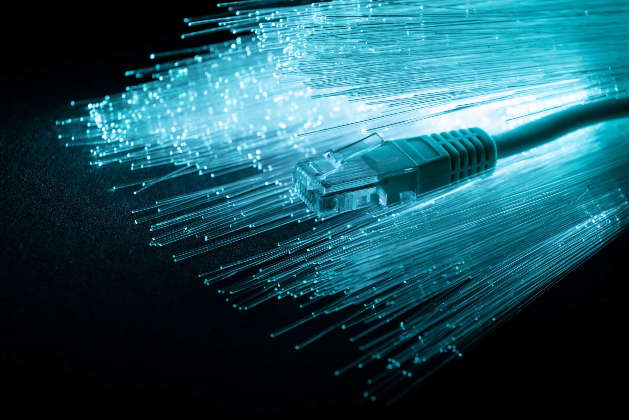 What is Fiber Optic Cable and How Fiber Optic Cables Work?