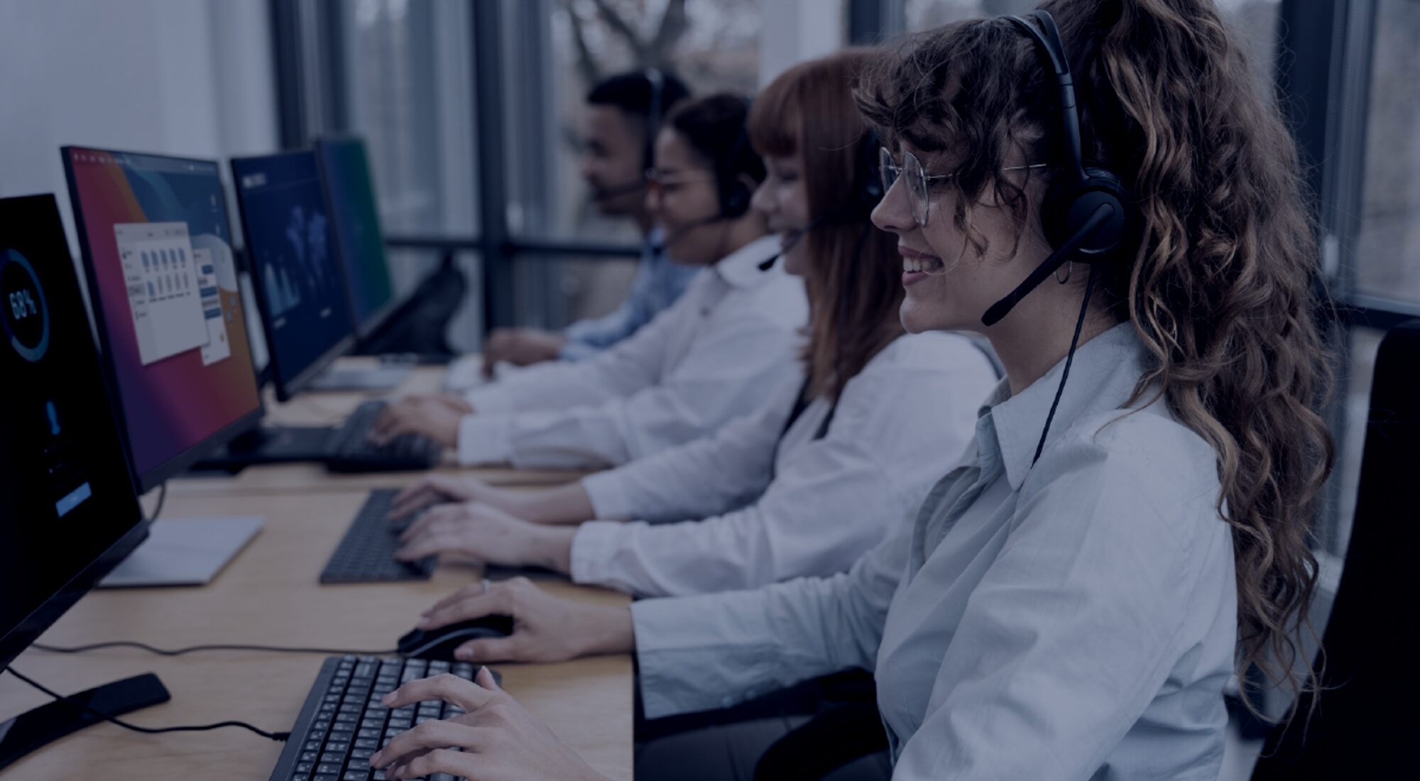 Desk phone and mobile running the same extension