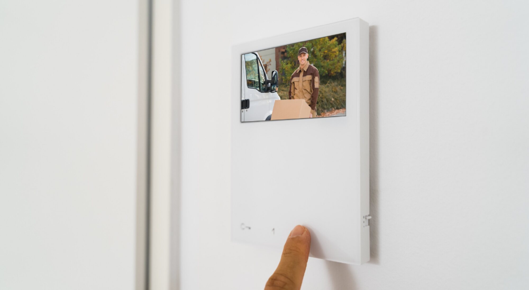 Video intercom monitor answering the door